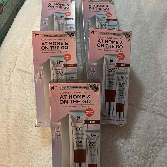 (5) IT Cosmetics- Deep - Color Correcting Full Coverage Cream - Deep - Picture 6 of 6